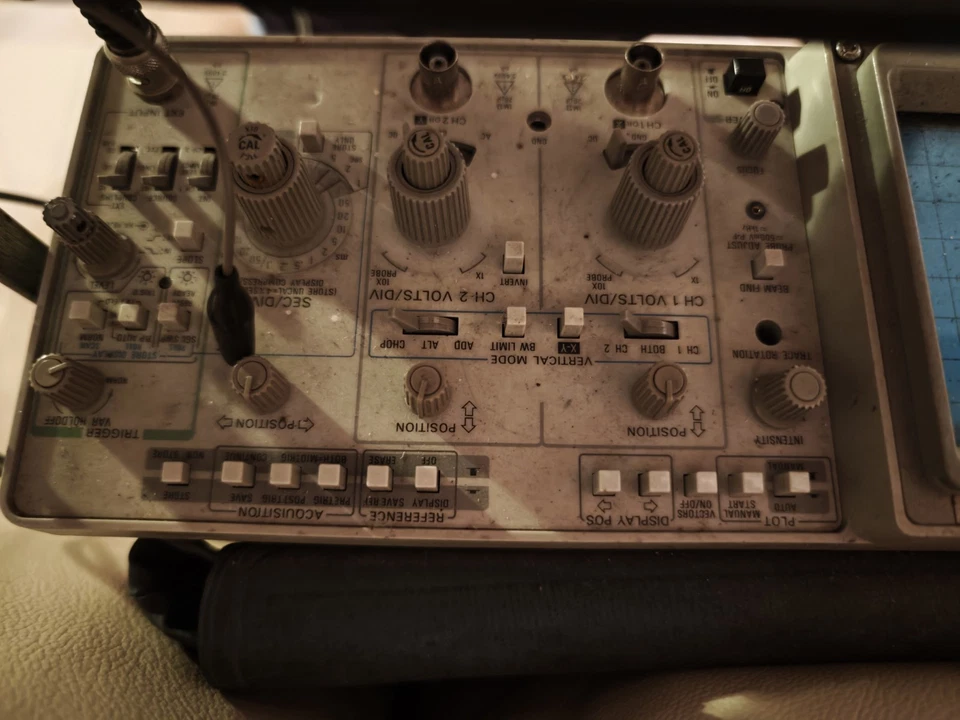 TEKTRONIX 2220 60 MHz Digital Speicheroszilloskop Elektro Multimeter Messgerät - Bild 3 von 4