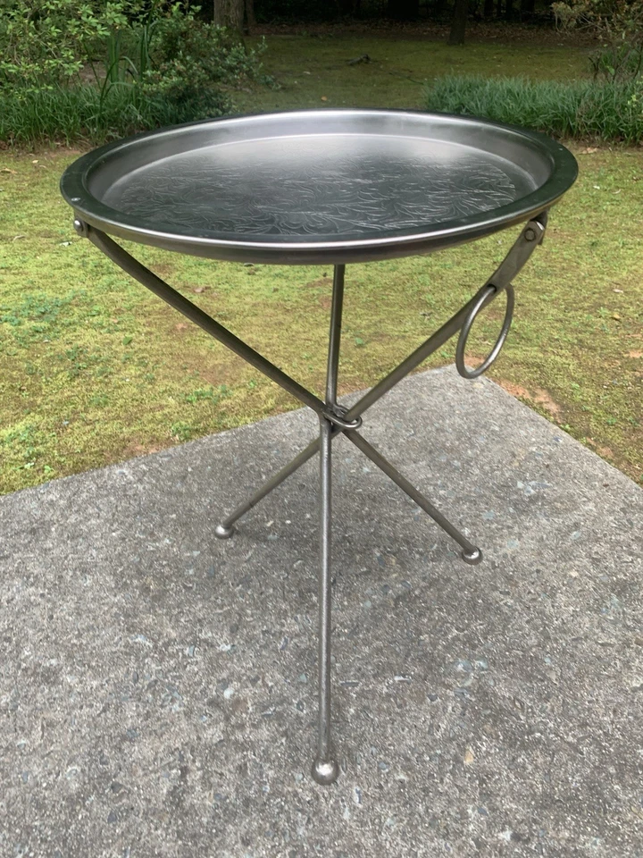 MCM ~ ВИНО/МАРТИНИ СКЛАДНОЙ ШТАТИВ СТОЛ ~ СЕРЕБРЯНЫЙ УТЮГ ~ ГРАВИРОВАННЫЙ ДИЗАЙН ВЕРХНЯЯ ПЛАСТИНА ~ VNC - Изображение 2 из 4