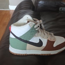 Nike Unisex Adults Green & Beige Lace-Up Athl...