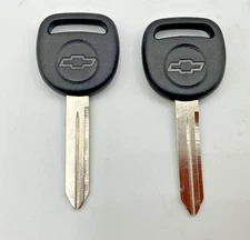 2000-2006 CHEVROLET CHEVY SUBURBAN OEM BOWTIE LOGO KEY NOS  SET OF 2