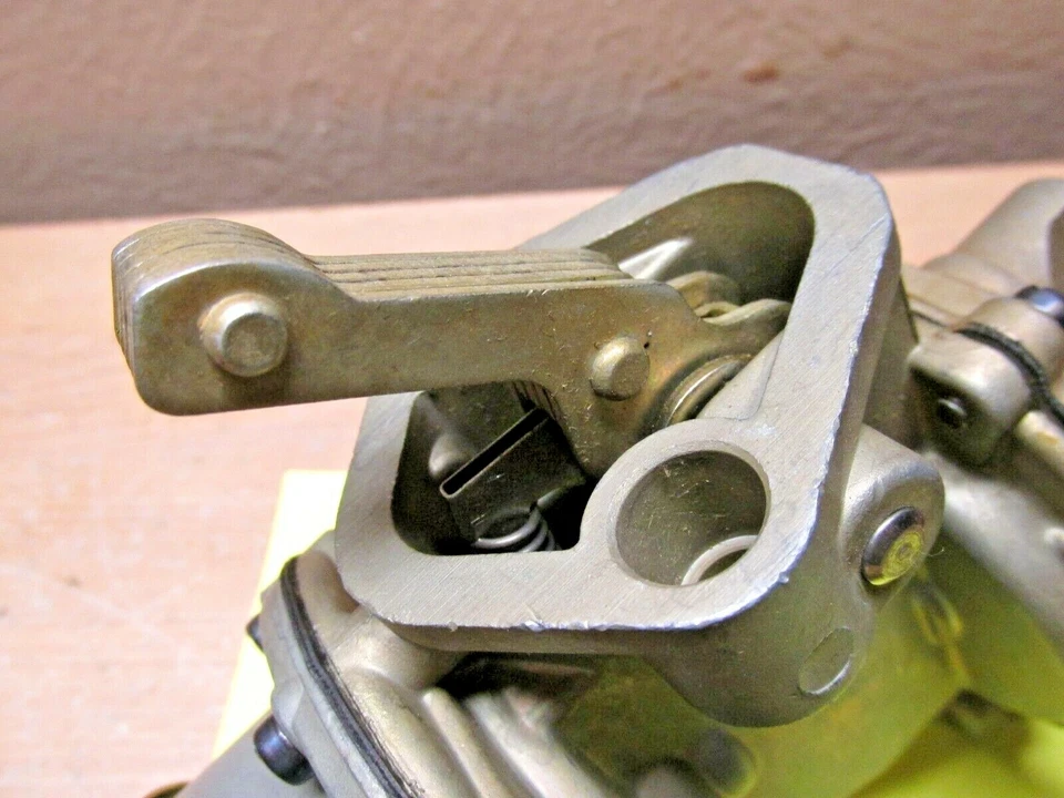 1955 1956 1957 Chevy Bel Air Two Ten One Fifty Del Ray reconstruida bomba de combustible V8 4141 Foto 3 de 4