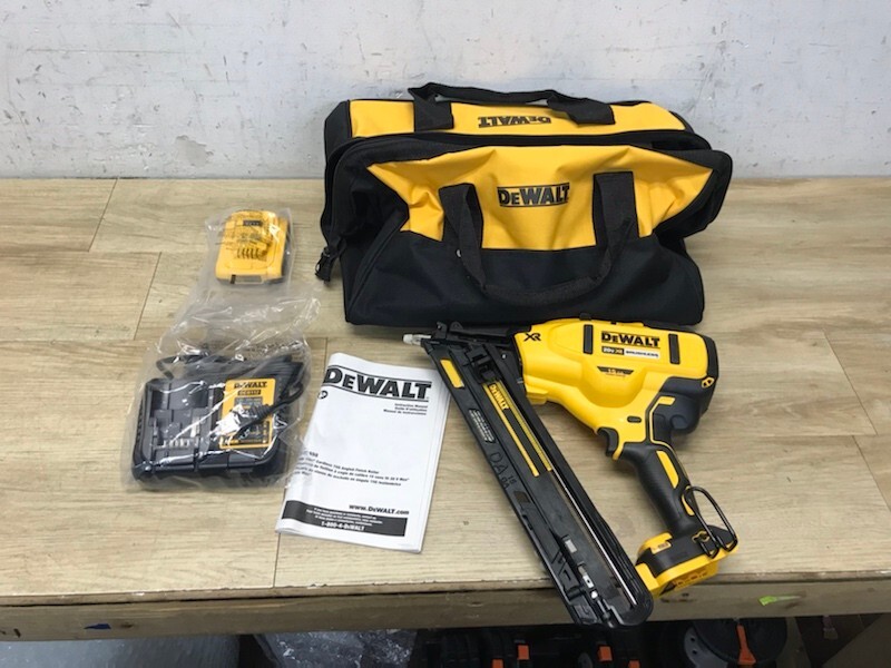 DeWalt DCN650D1 XR 20V Cordless Brushless Angled Finish Nailer Kit