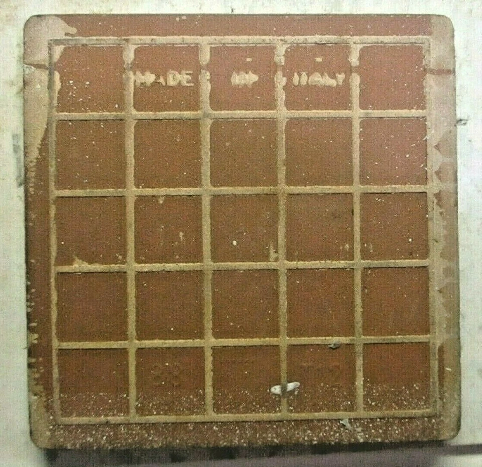 1 Azulejo Italia con hoyuelos 4-1/8" Porcelana Beige Satinado con Variaciones de Color MCM Foto 2 de 4