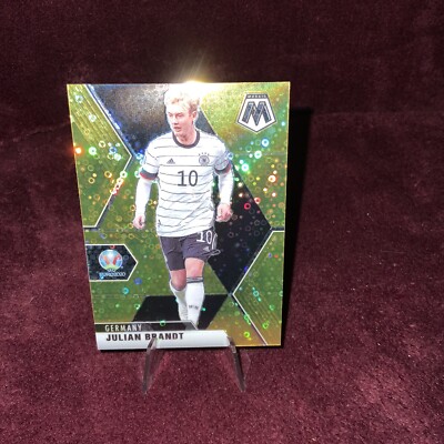 Julian Brandt 2020-21 Panini Mosaik EURO Goldkreise Prizm 3/10