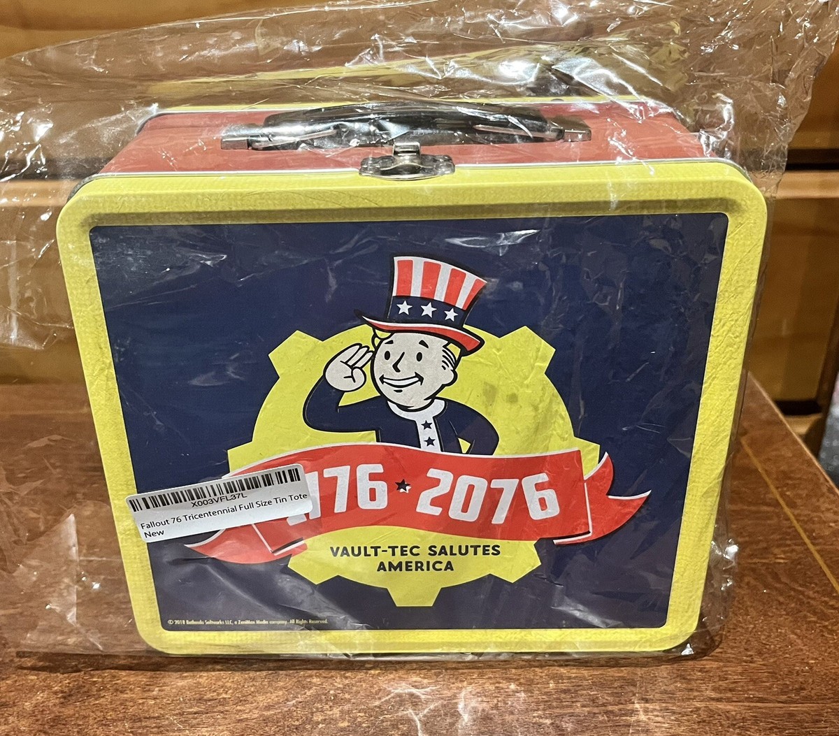 その他 Fallout 76 Tricentennial Tin Tote Fallout 76 Vault-tec Tricentennial Tin Lunchbox Tote Toy for sale