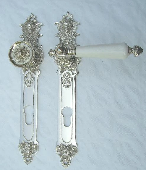 TUERKLINKEN-SHOP Gründerzeit Haustürbeschlag Nickel glänzend Engel & Teufel #5-1a-NW