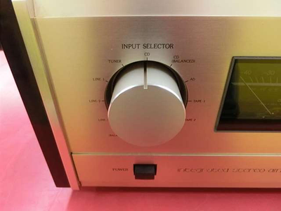 Accuphase E-305 Integrated Stereo Amplifier High-End Audio Amp