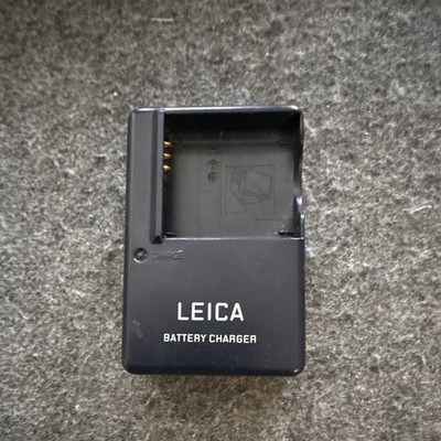Leica BC-DC4-U Battery Charger 8.4V Black Plastic for Leica Camera Chargers