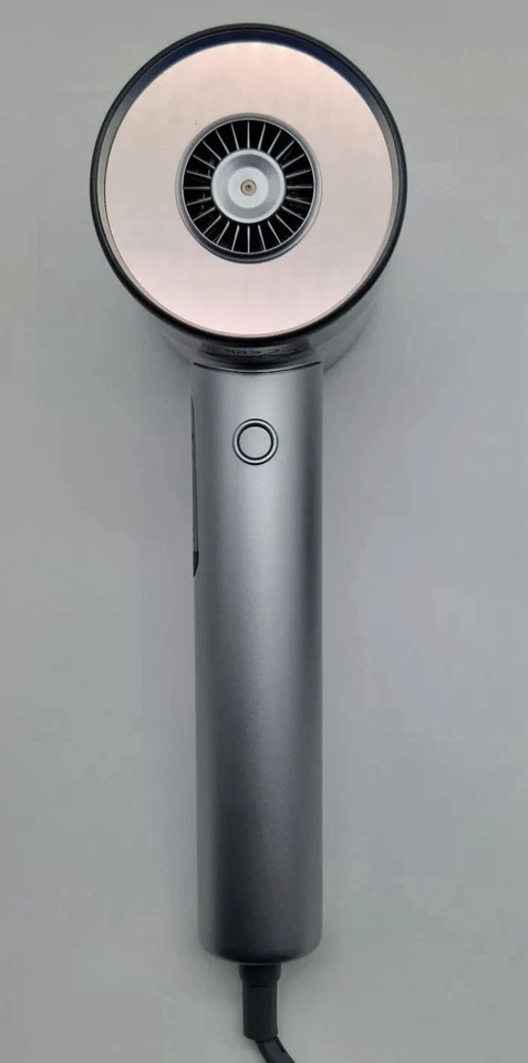 L’Oréal Zuvi AirLight Pro, einen der modernsten und schonendsten Haartrockner. - Bild 2 von 2