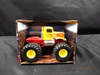 New-Ray 1:43 Die Cast Monster Truck-Red & Yellow Flames-Tractor Supply-NIB-C167