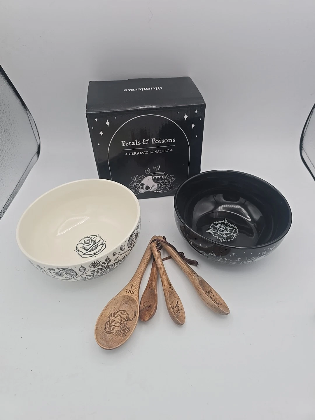 Illumicrate Petals & Poisons Bowl Set w/ Box + Wooden Measuring Spoons
Opens in a new window or tab