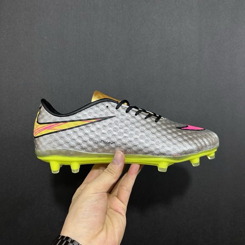 Nike HYPERVENOMS 2014 Neymar’s cleats - Picture 2 of 5