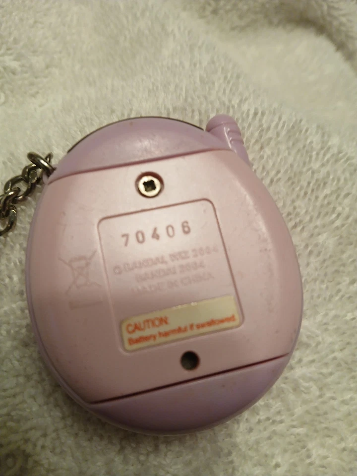 Tamagotchi Bandai Hearts w/ Halo & Angel Wings Connection 2004 V3 Pink Purple - Image 4 of 4