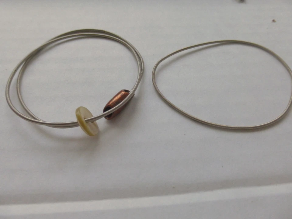 bracelet marque Reminiscence 3gr câble élastique, nacre et cuivre tbé - Photo 4/4