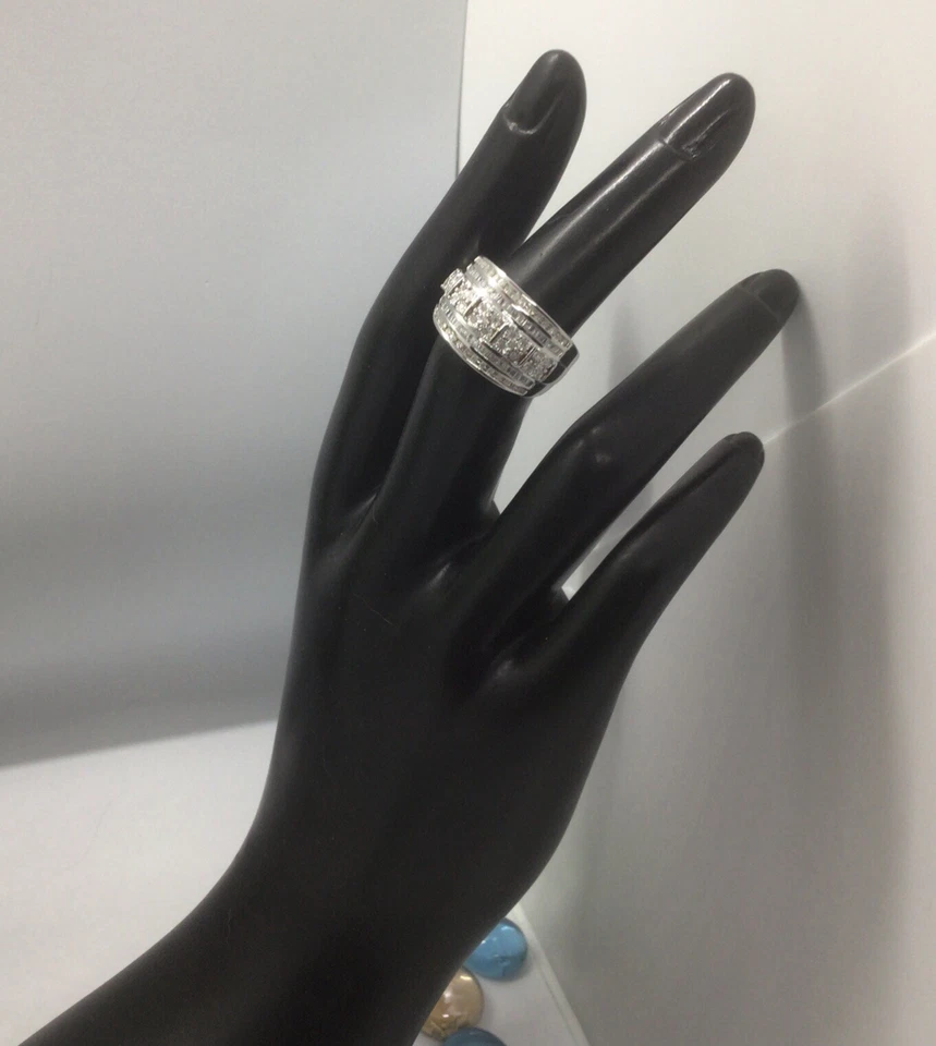 Mens and Womens 14K White Gold Finish Diamonds Size 7 Ring - Image 4 of 4