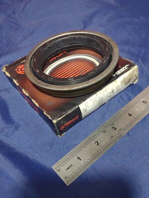 NIB GENUINE OEM FEDERAL MOGUL-NATIONAL ON OIL SEAL BEARING 100494