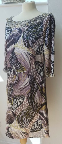 Signature Next Dress Beaded Neck Size 12 stretchy occasion shift print 3/4 slv
