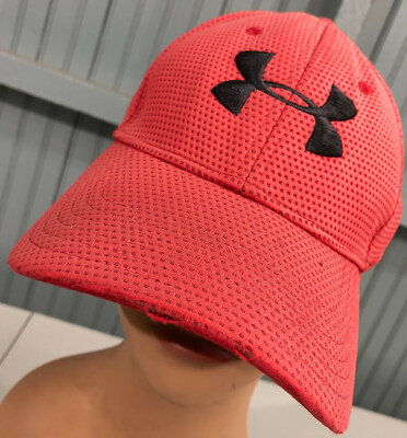 Under Armour Red Medium / Large Stretch Baseball Cap Hat 