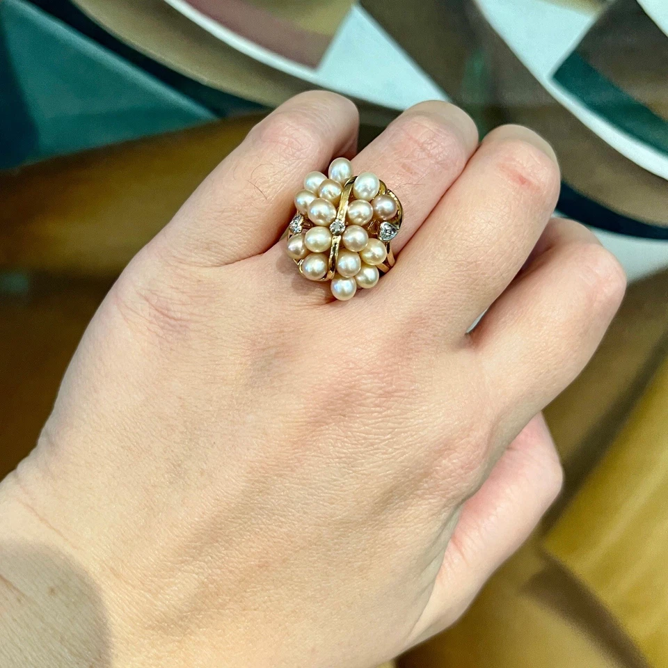 Retro 10K Two-Tone Gold Cultured Pearl Cluster Natural Diamond Cocktail Ring - Image 2 of 4