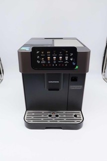 Grundig Kaffeevollautomat KVA 7230 (OneTouch Edelstahlmahlwerk Milchbehälter)