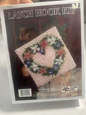 VTG National Yarn Crafts Latch Hook Kit P435 Heart Wreath 12x12 Sealed NOS