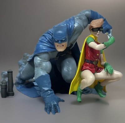 DC Gallery The Dark Knight Returns Batman & Robin Diamond Select Gallery Statue