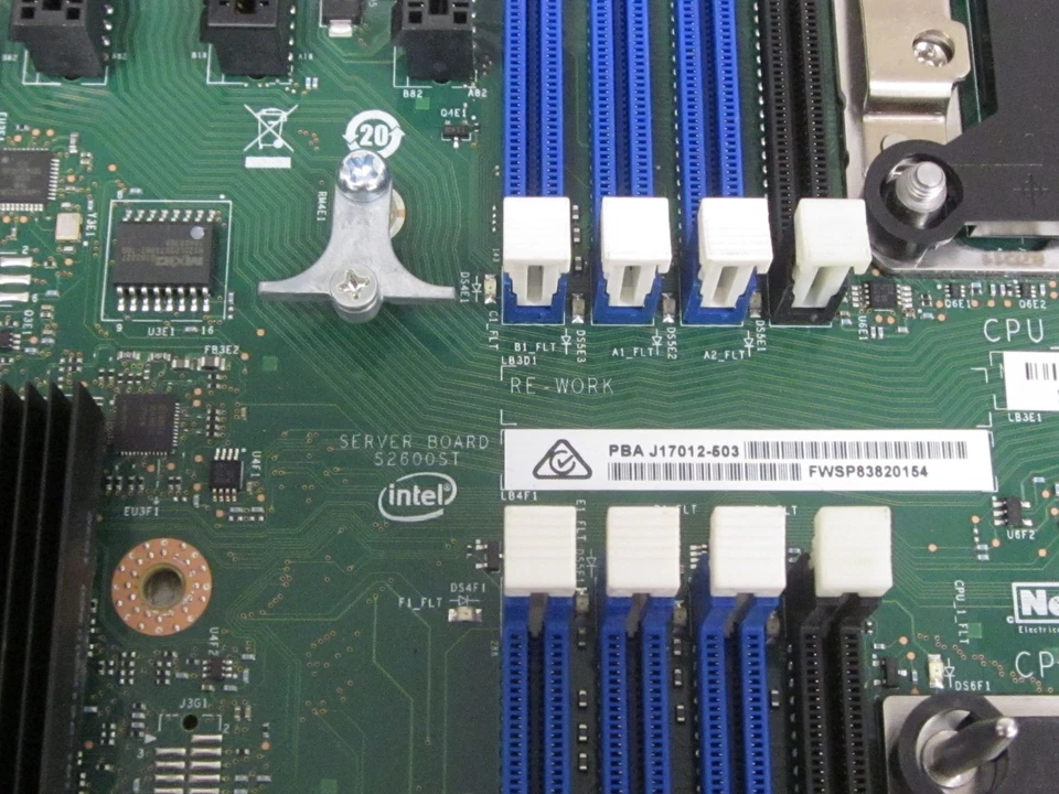 Intel Server Board S2600ST | SSI EEB | LGA 3647 | C624 | DDR4 mit IO-Blende -RMA - Bild 3 von 3