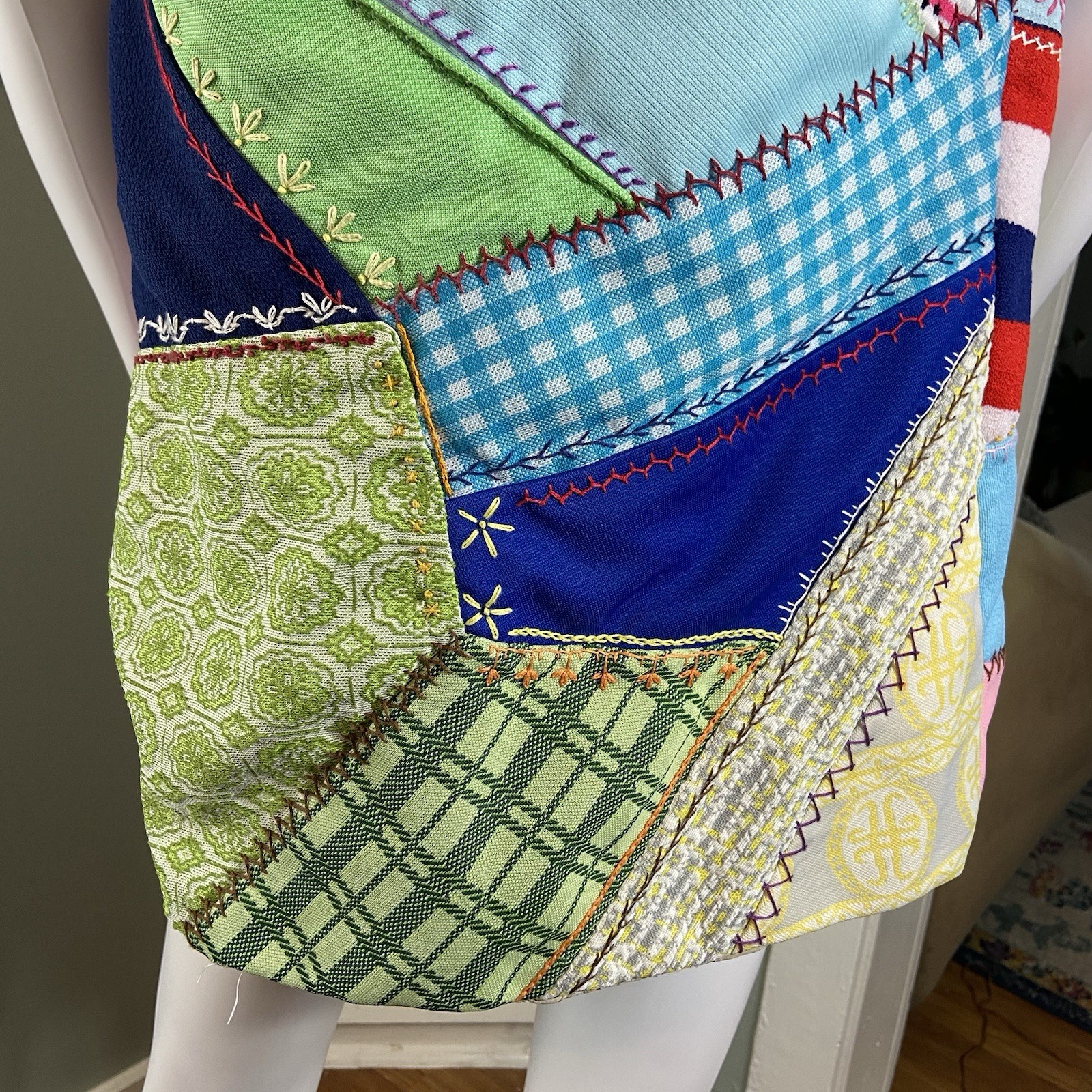 Vintage 60s 70s Polyester Patchwork Crazy Quilt V… - image 7