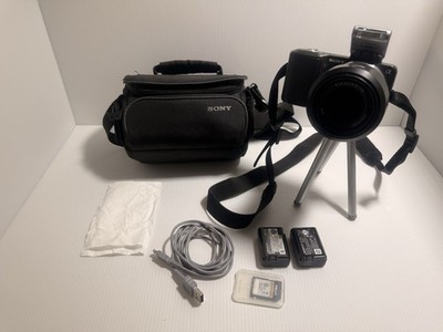 Sony NEX-3 14.2MP Digital Camera-Black ( 18-55mm Lens)  Extra Battery. W/charger
