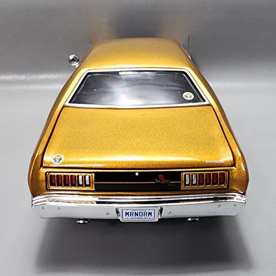 Dodge Demon GSS Mr Norm 1972 Ertl Auto World Gold escala 1:18 diecast Foto 4 de 4