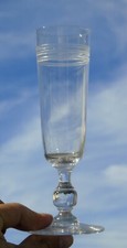 Saint Louis? VSL?  - Flûte à champagne en cristal gravé. Début Xxe s.