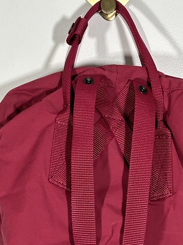 Fjallraven Kanken Classic Backpack Red Double Handles Zip Pockets Bag Travel - Picture 4 of 9