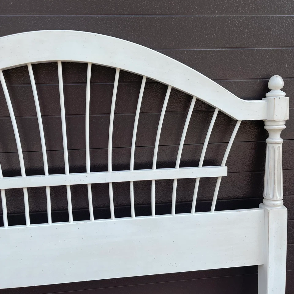 2000s Ethan Allen Maison Collection Country French Wheatback Full Headboard - Image 3 of 4