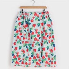 AVON NEW STRAWBERRY PRINT TOWEL WRAP.