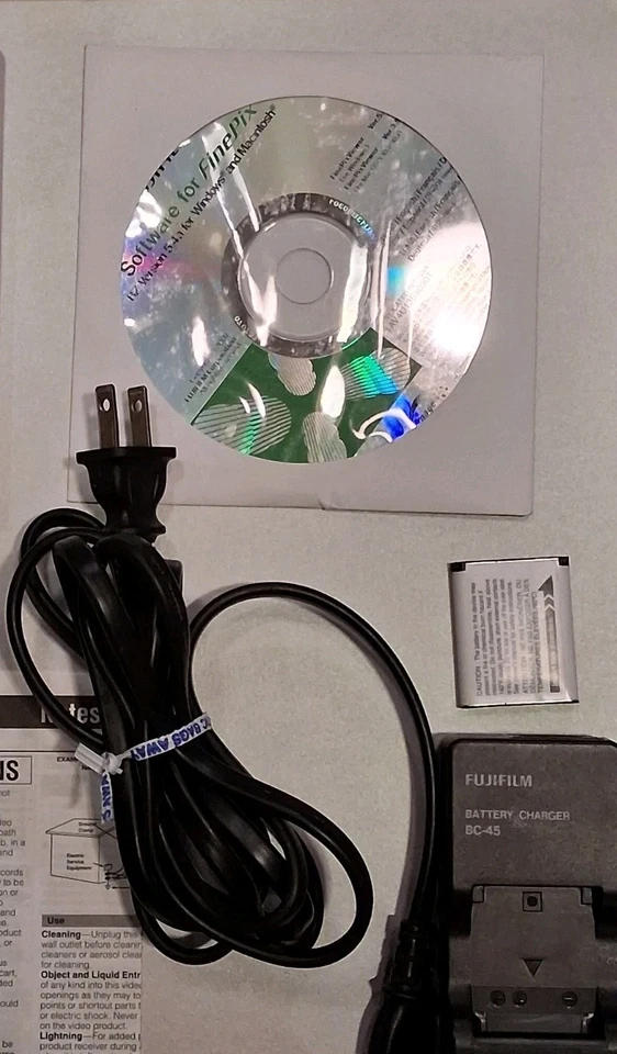 FUJIFILM FINEPIX Z10fd 7.2 MP 3x DIGITAL ZOOM MINT CONDITION IN ORIG BOX & CASE - Image 3 of 4