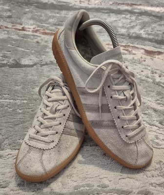 Adidas Bermuda Herren Sneaker UK 9,5 beige Gummisohle ''