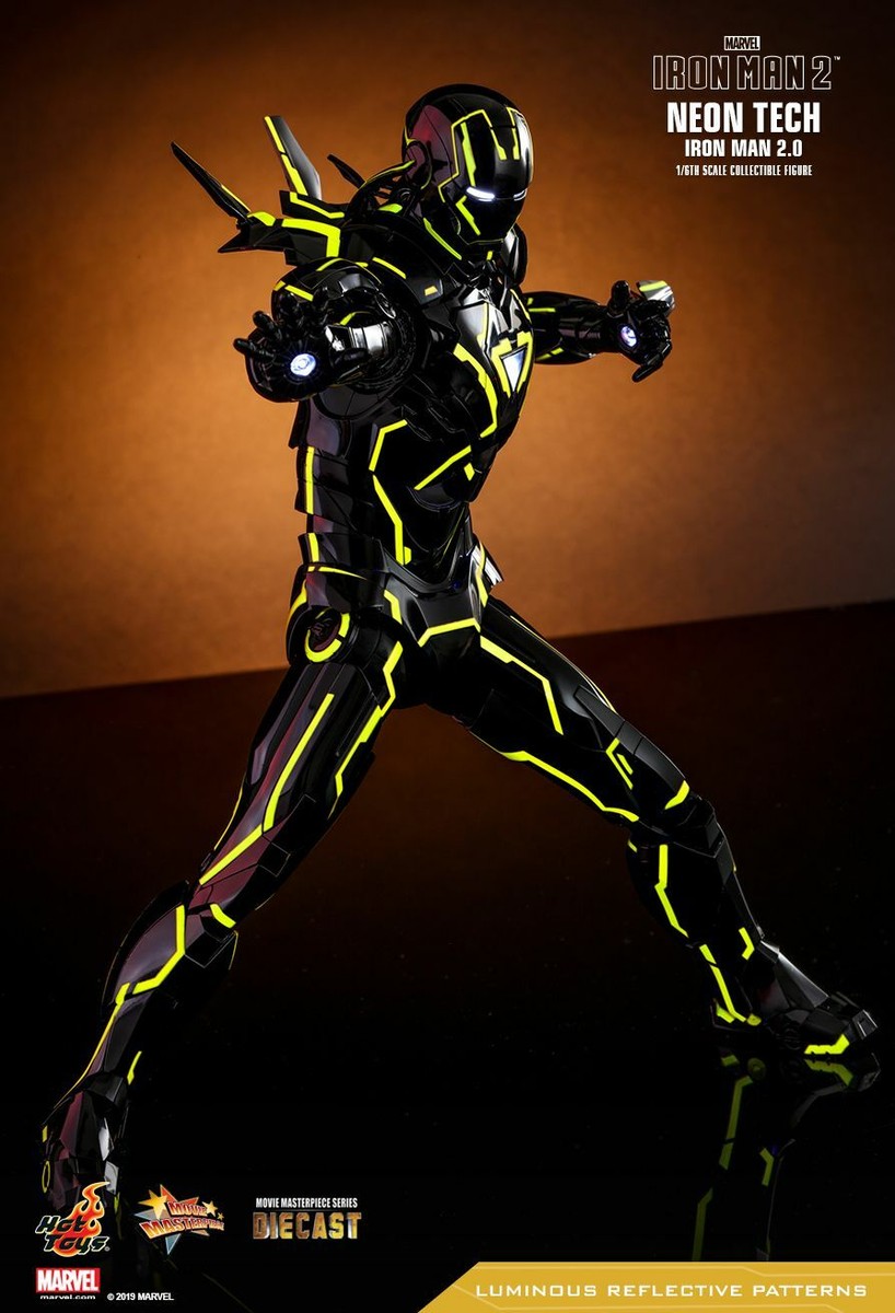IRON MAN 2 Neon Tech 2.0 Hot Toys / Disney Exclusive Marvel IRON MAN 2 Neon Tech 2.0 Hot Toys / Disney Exclusive Marvel