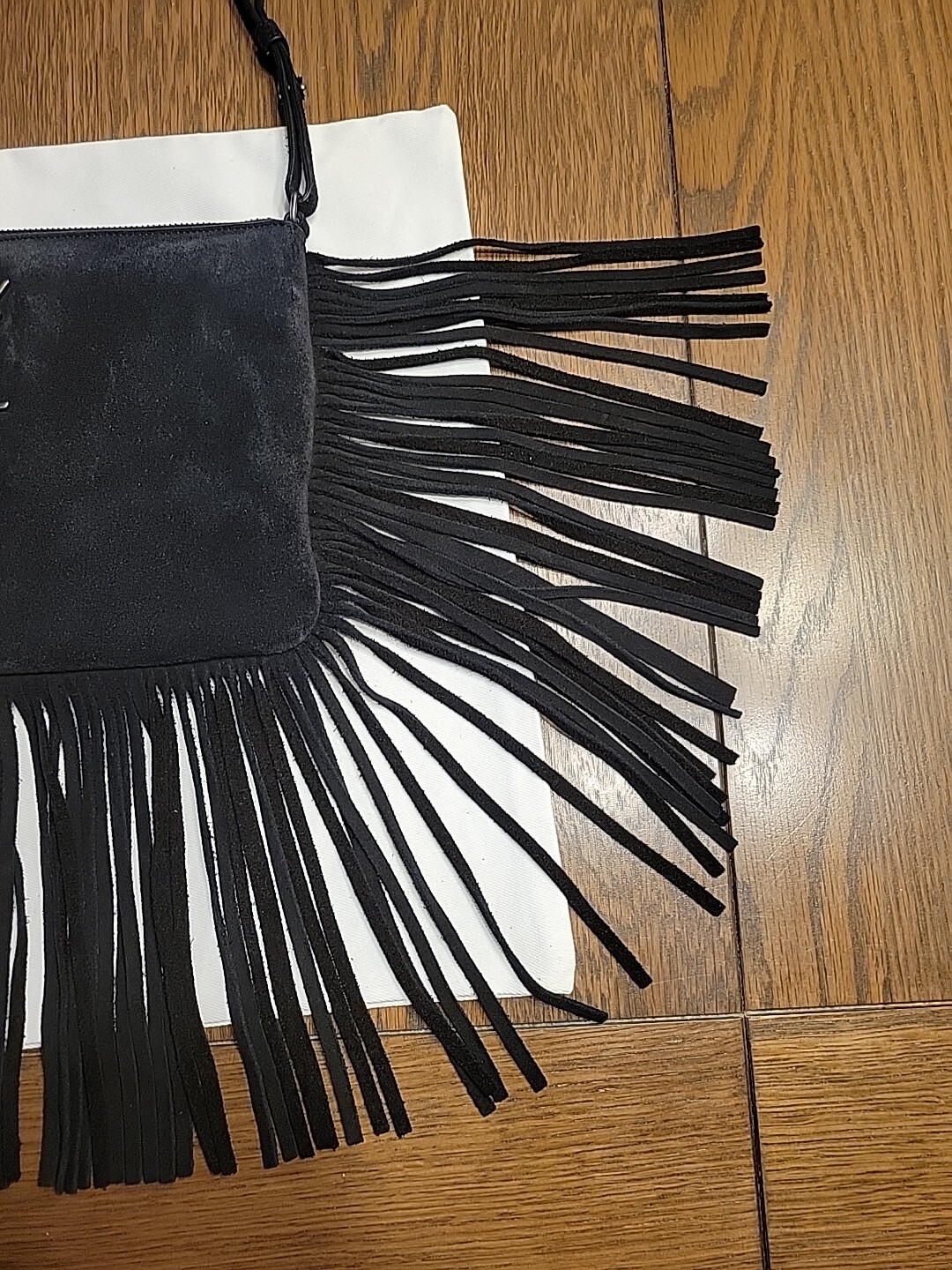 YSL Saint Laurent Borsa Scamosciato Frange Rara Colore Nero Logo Metallo Autentica Vintage