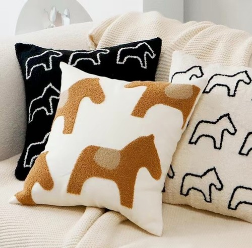 Nordic-Inspired Equestrian Cushion Cover | Artisan Crafted & Versatile Home Deco - Foto 9 di 16