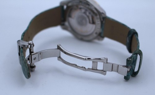 Carl F. Bucherer Manero 36mm Auto Steel Unisex 00.10922.07.53.01 Selling As-Is - Picture 6 of 7