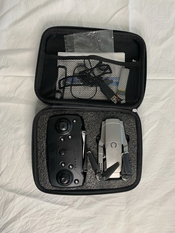 Silberne Drohne mit Kamera für Anfänger Faltbar und Handy Integration - Bild 2 von 4