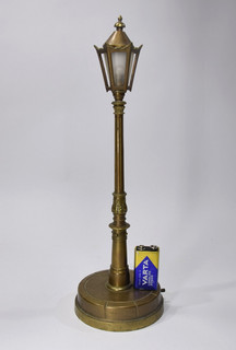 alte MINI Straßenlaterne Messing 31cm Tischlampe Tischleuchte Schreibtisch Deko