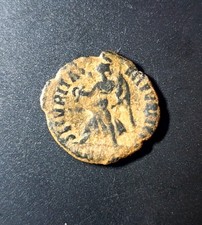 R&ouml;mische M&uuml;nze von Valentinian II. (375-392 n. Chr.) AE4 Bronze VICTORIA AVGGG
