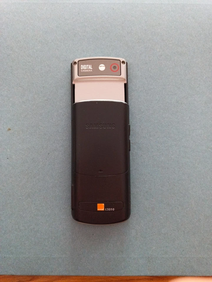 Samsung GT-C3050 - Black (Unlocked) Mobile Phone C3050, photo 4 of 5