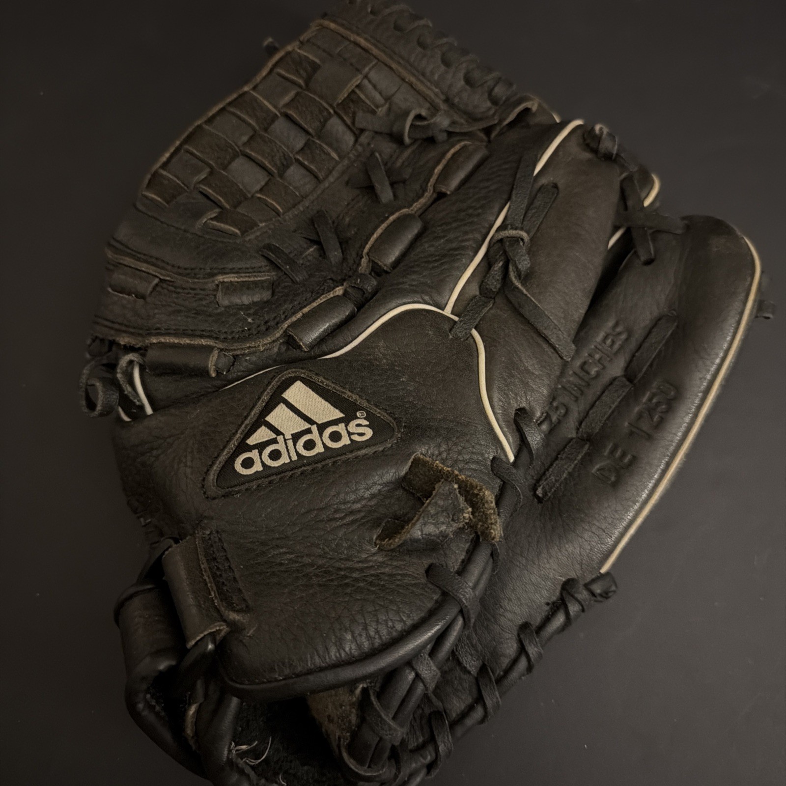 Adidas 12.5" RHT DE1250 Baseball Softball Glove Mitt Steer Leather Black