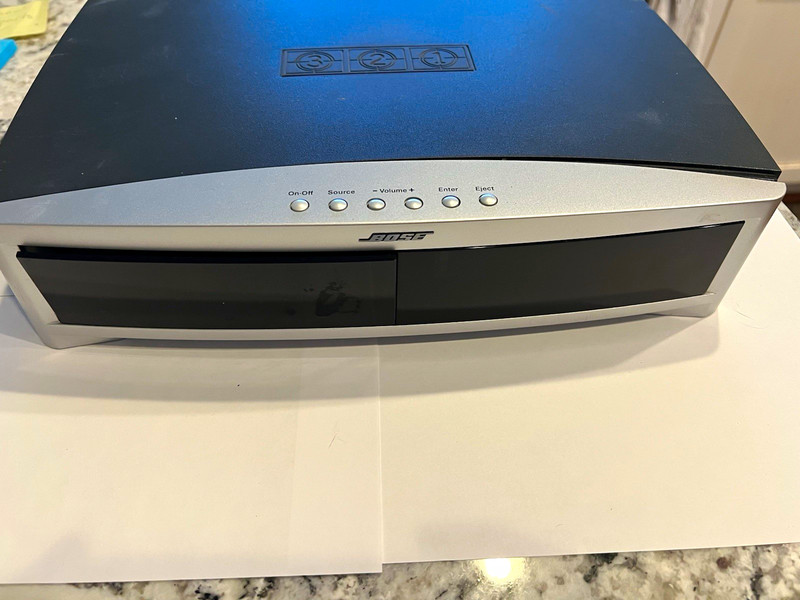 Bose AV3-2-1II Media Center 2.1 Home Theater System DVD Player Silver/Black