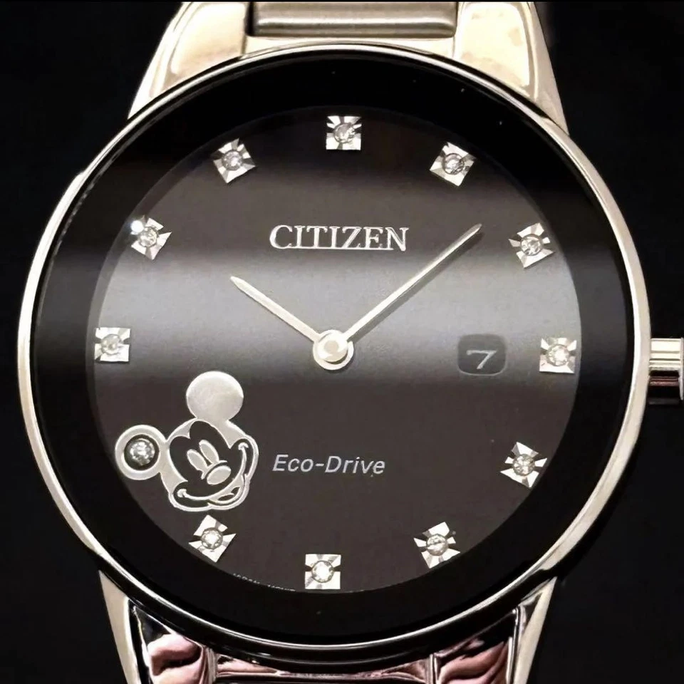 Relógio feminino Disney Mickey Citizen Eco-Drive prata diamante mostrador preto - Imagem 3 de 4