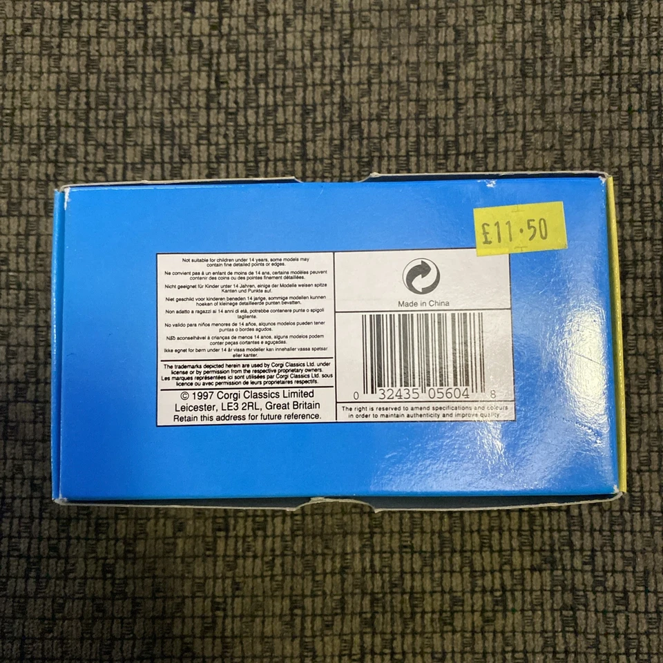 1/43 Corgi Bedford CA Auxiliary Fire Service Personel Carrier - Image 3 of 3