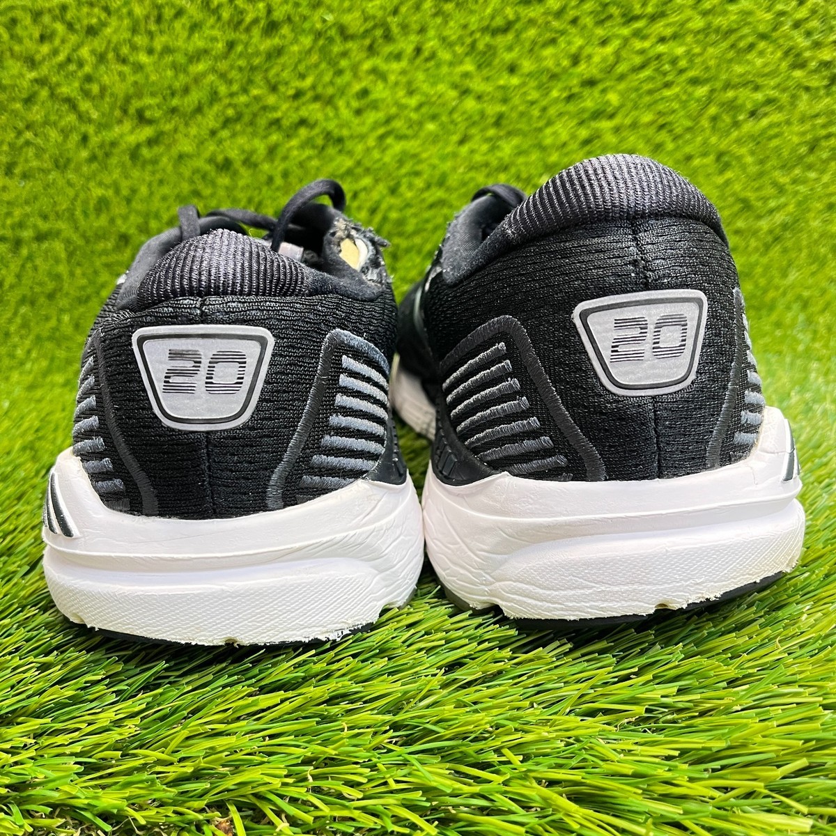 Brooks Beast 20 Mens Size 12.5 Black White Athletic Running 