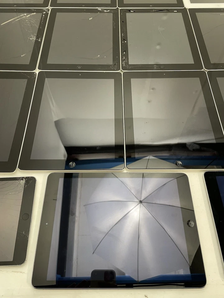 Job Lot/ Bundle 15x DEAD Apple iPads - 2rd, 3rd Gen / Air /Mini - For Parts - Image 4 of 4